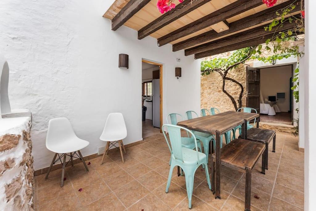 8 Guests Large Villa Near Bossa Beaches & Airport San José Eksteriør bilde