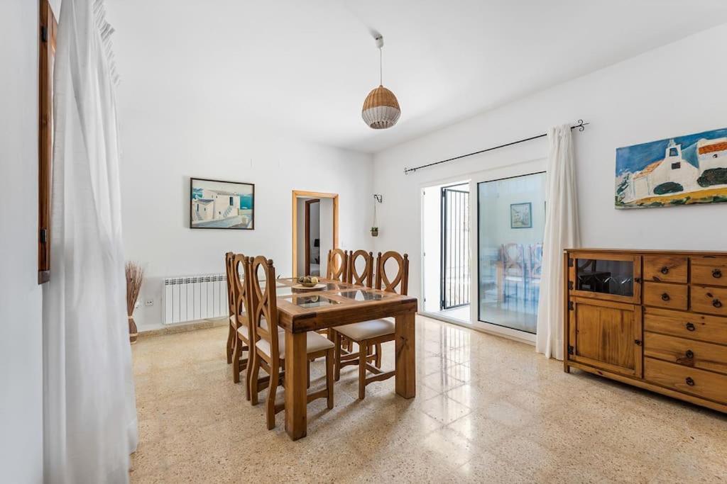 8 Guests Large Villa Near Bossa Beaches & Airport San José Eksteriør bilde