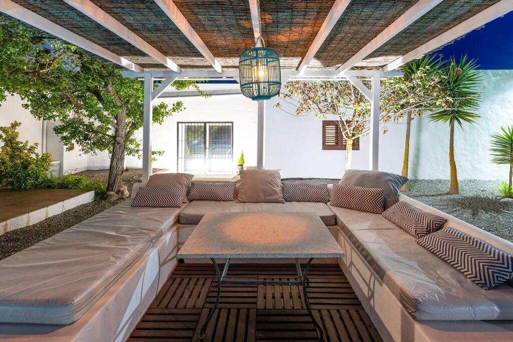 8 Guests Large Villa Near Bossa Beaches & Airport San José Eksteriør bilde